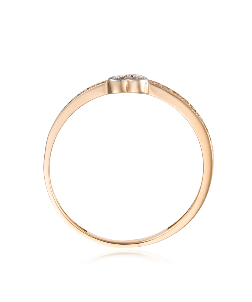 Gold ring with zircons