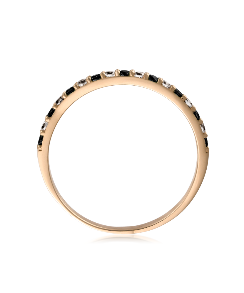 Gold ring with zircons