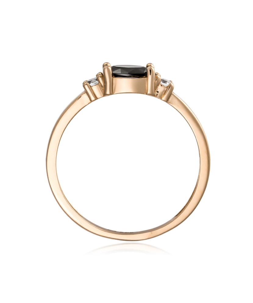 Kultasormus zirkoneilla