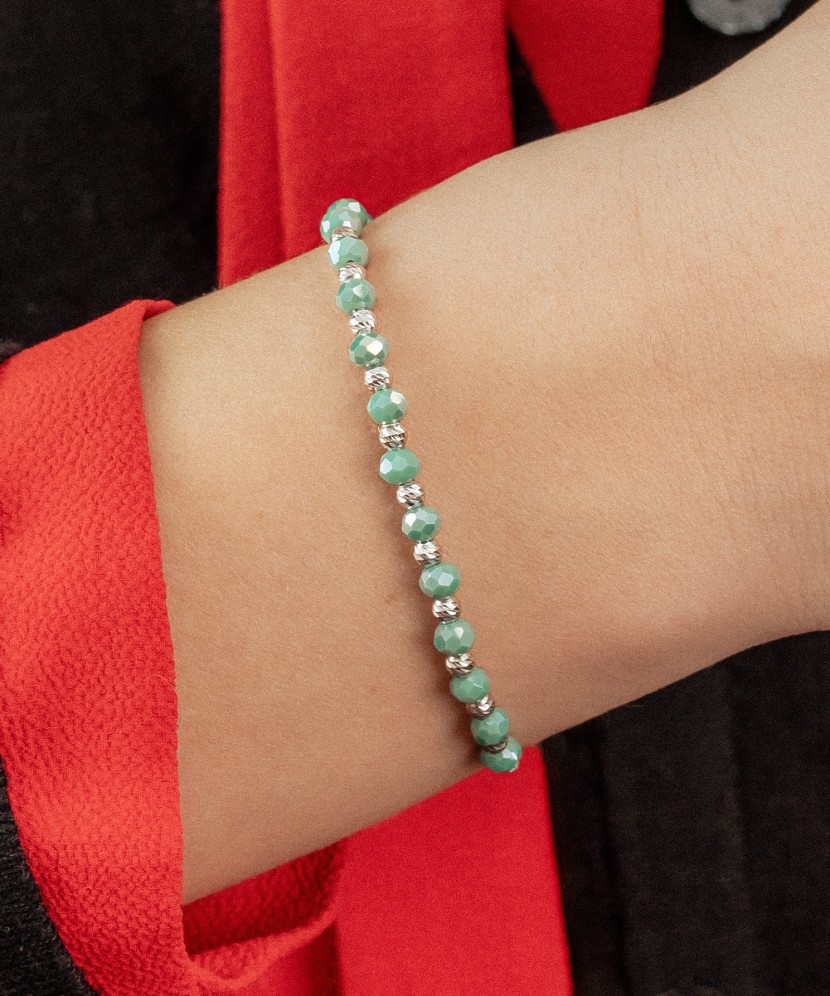 Musta lanka Rannekoru hopeallaja onyxilla