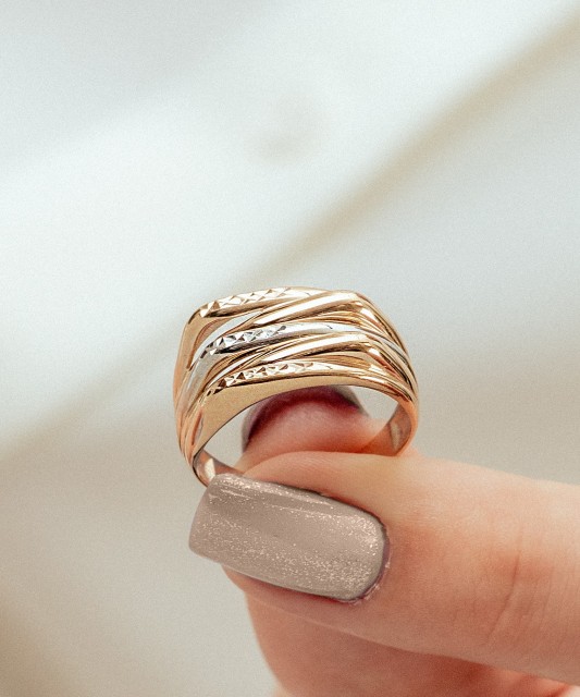 Gold ring