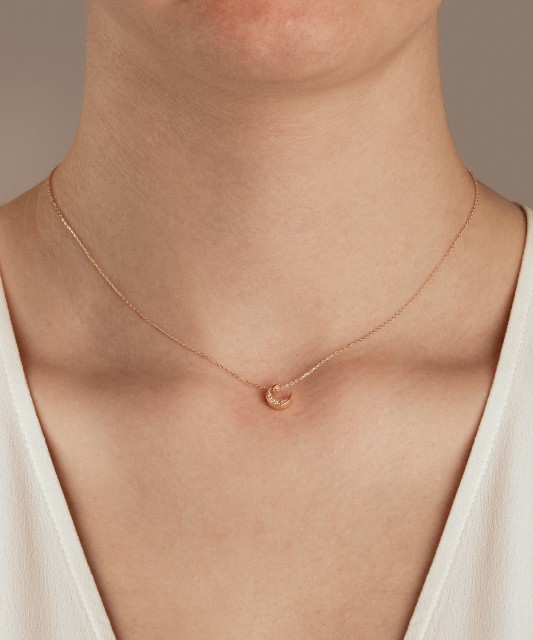 Gold chain with pendant "moon"