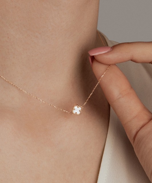 Gold chain with enamel pendant