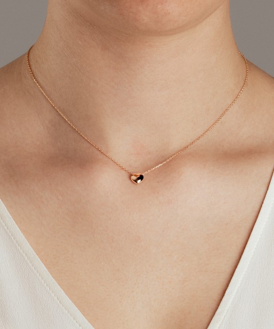 Gold chain with pendant "heart"