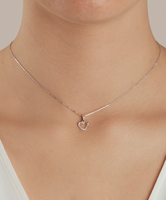 White gold pendant with diamonds "Heart"