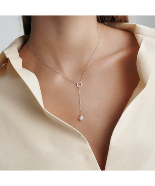 Sterling silver chain with pearl pendant and zircons