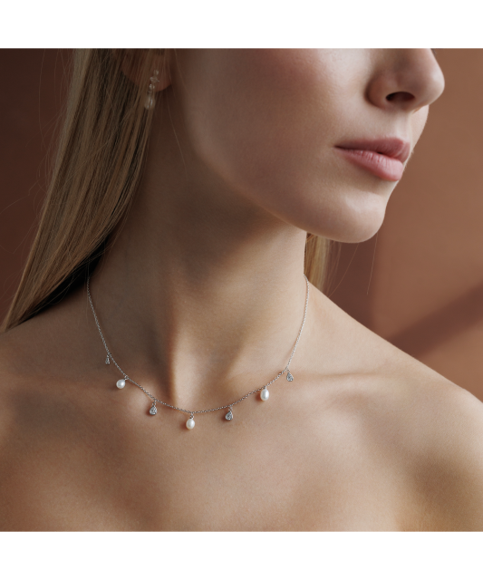 Sterling silver chain with pearl pendant and zircons
