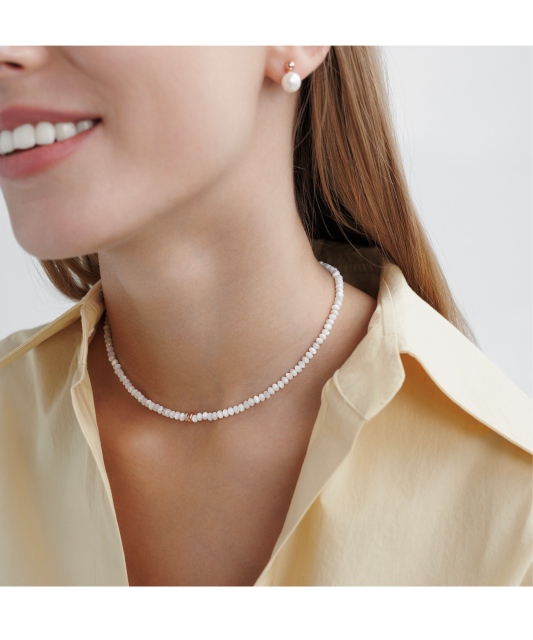 Mother-of-pearl necklace with gold-plated silver