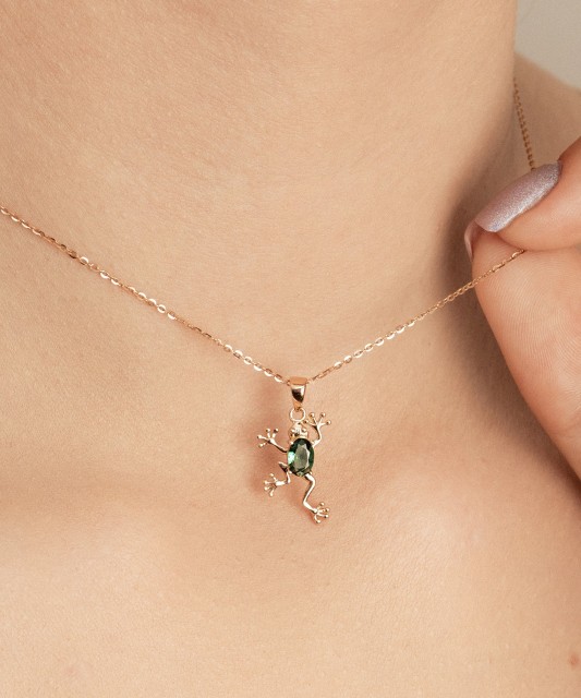 Gold pendant with zirconium "frog"