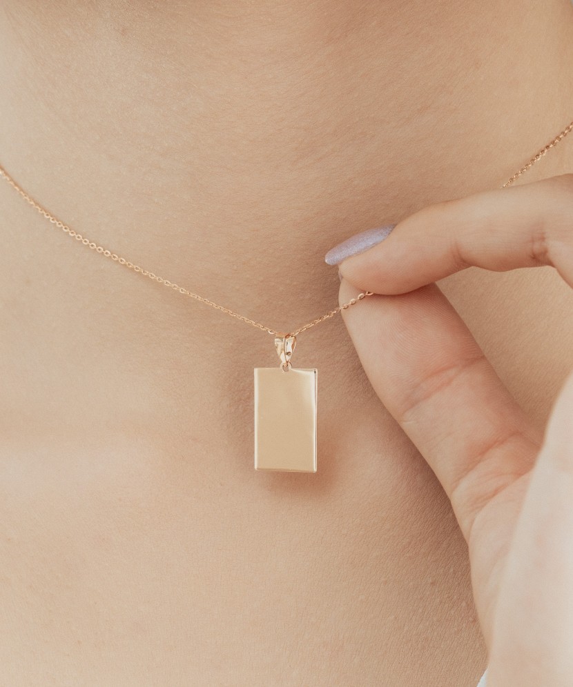 Kultainen riipus "Lautanen"