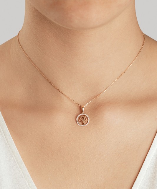 Kultainen riipus zirkoneilla "Elämän puu"