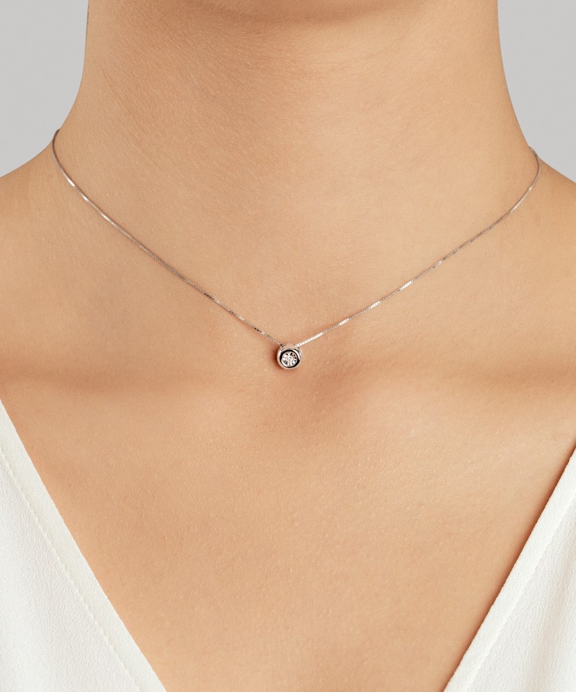 White gold pendant with diamonds 2