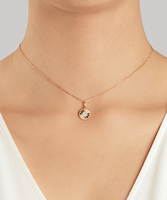 Yellow Gold pendant with diamonds