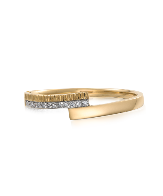 Yellow Gold ring with diamonds