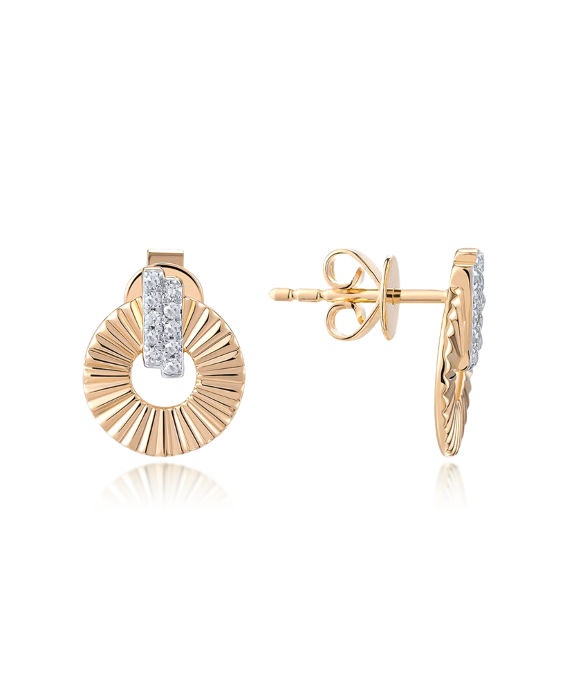 Gold earrings with diamonds