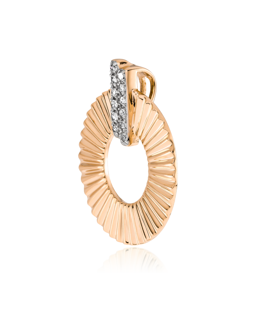 Gold pendant with diamonds