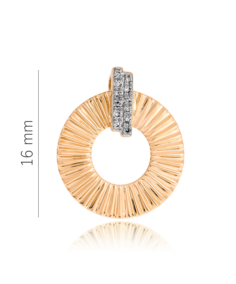 Gold pendant with diamonds