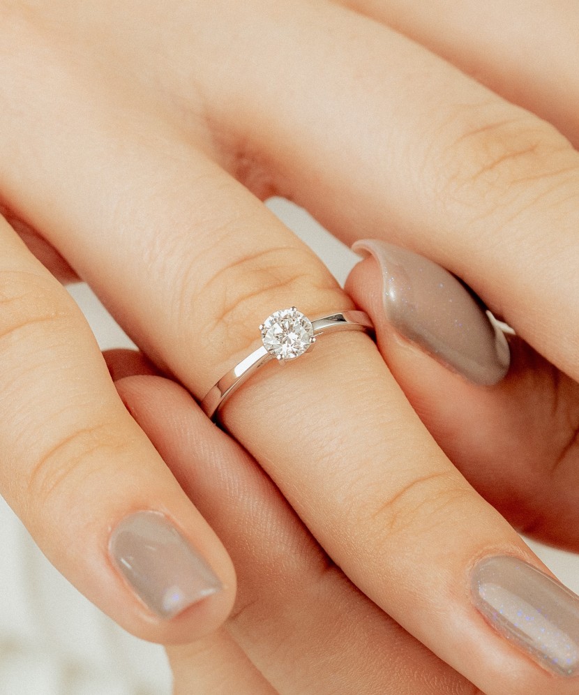 White gold ring with diamonds (0.50ct) 2