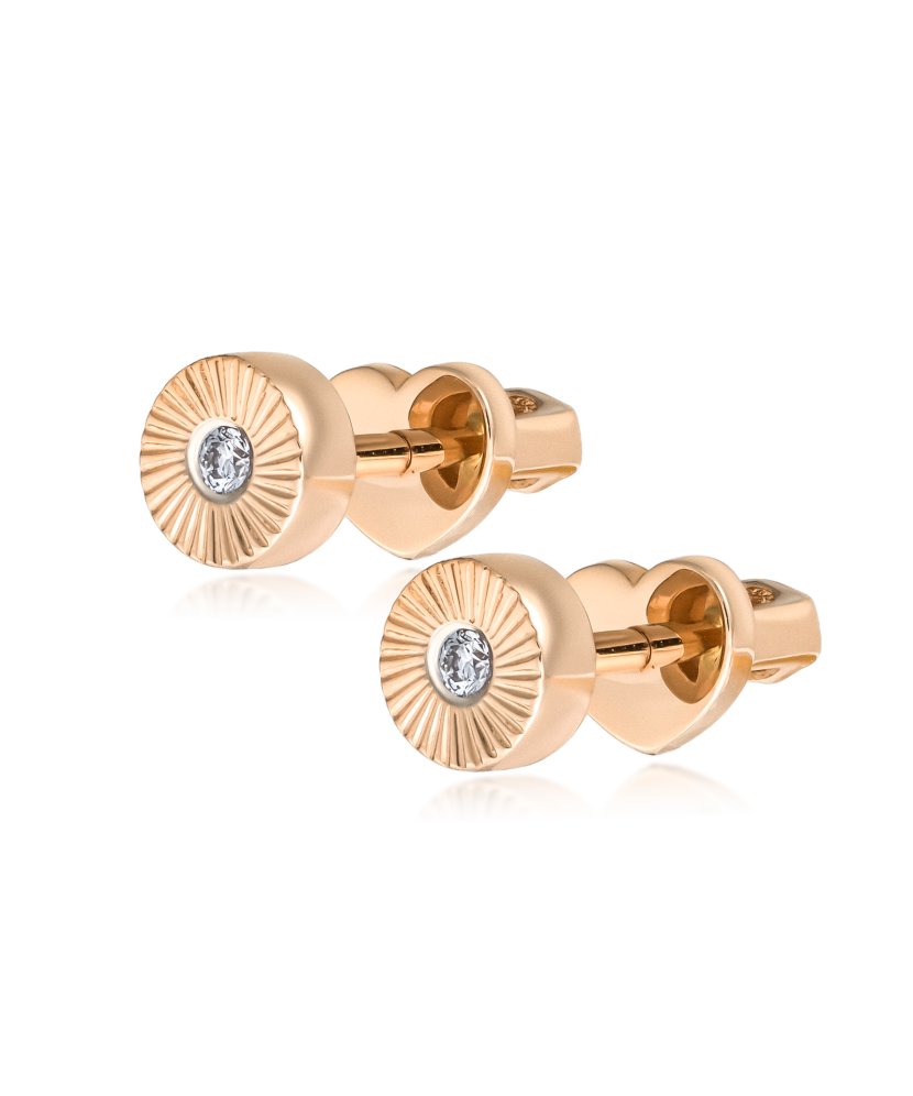 Gold earrings with diamonds