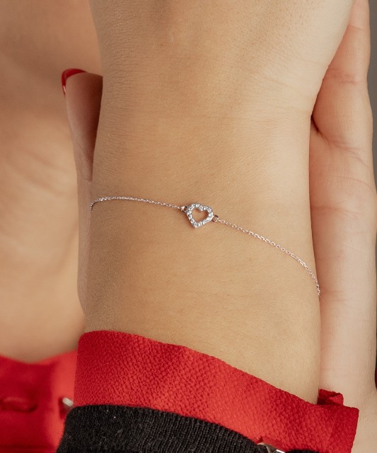 White gold bracelet with diamonds "Heart"