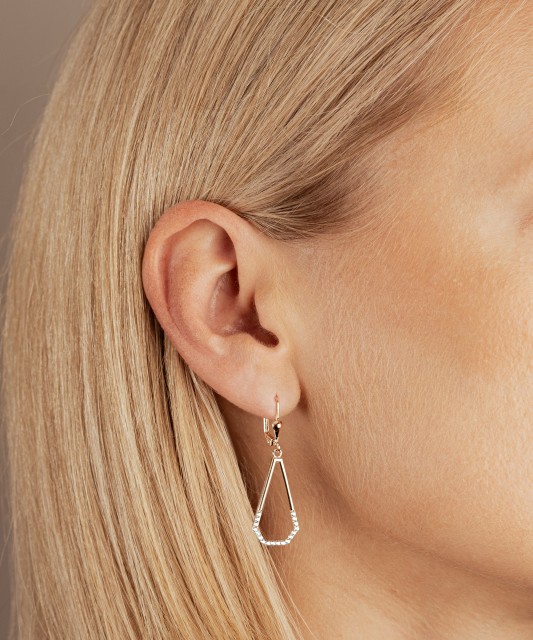 Gold earrings with zircons