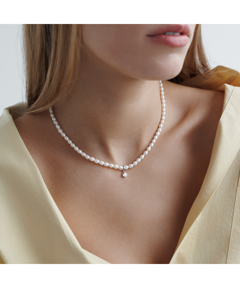 Pearl necklaces with sterling silver and zirconium pendant