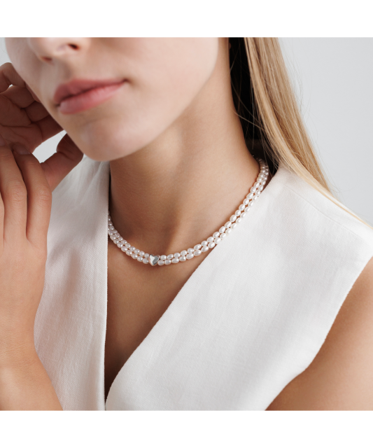 Helmikaulakoru hopealla