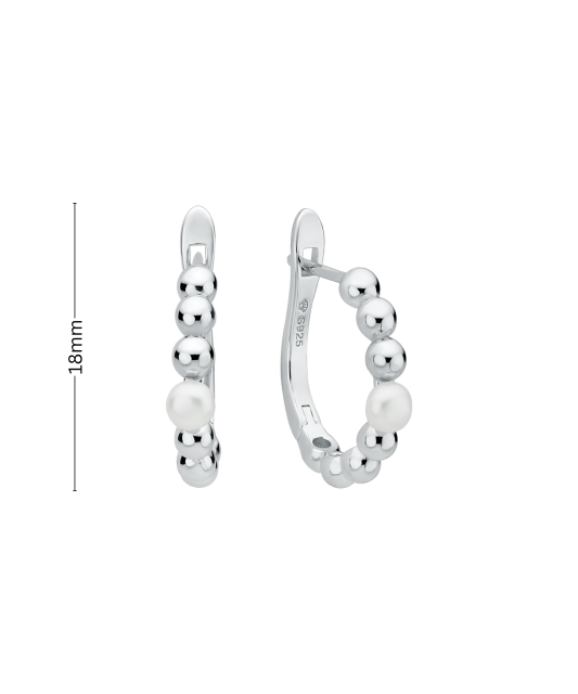 Hopeiset korvakorut helmillä