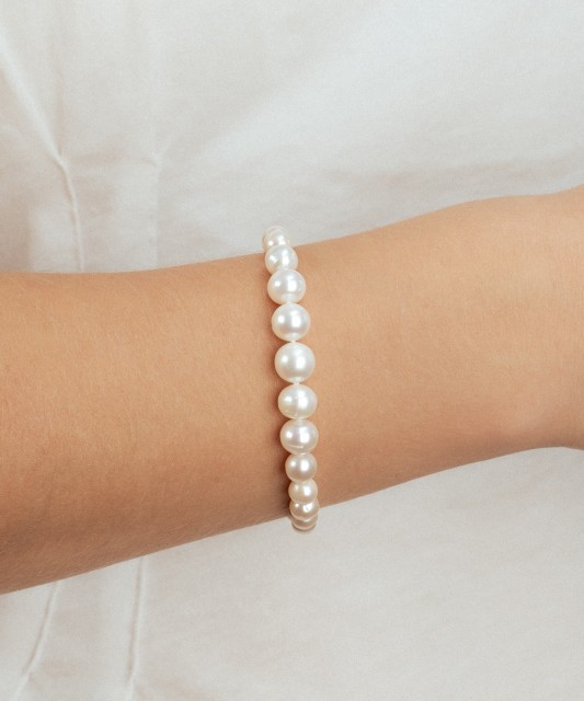 Pearl bracelet with silver