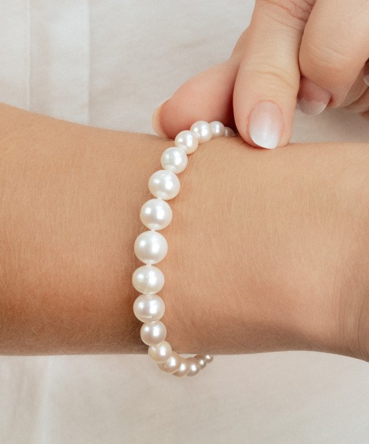 Pearl bracelet with silver