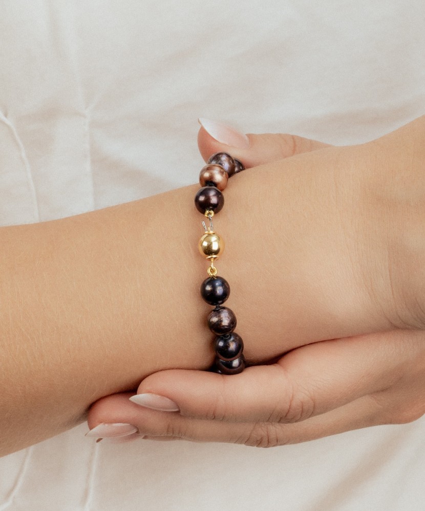Bracelet with pearls and gold