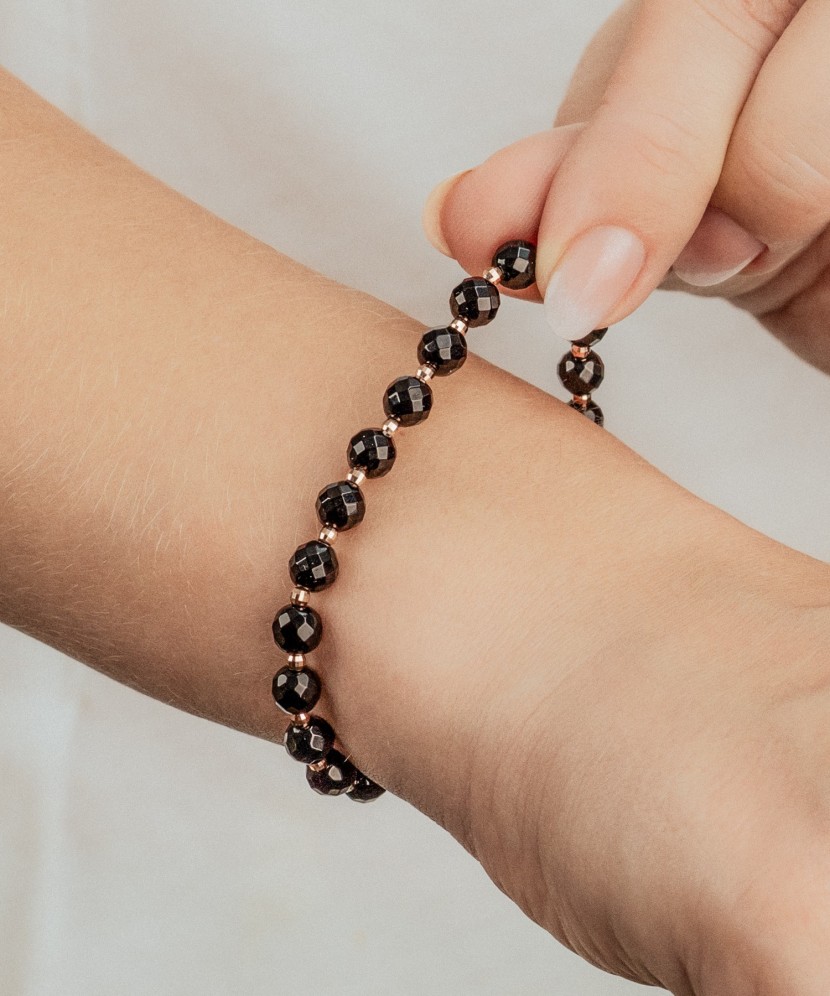 Gold bracelet with onyx 6mm