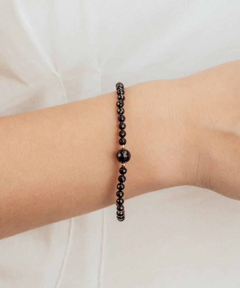 Bracelet with onyx and gold