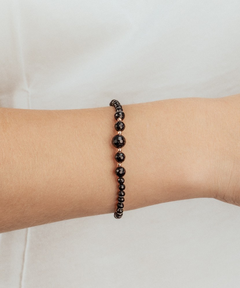 Bracelet with onyx and gold