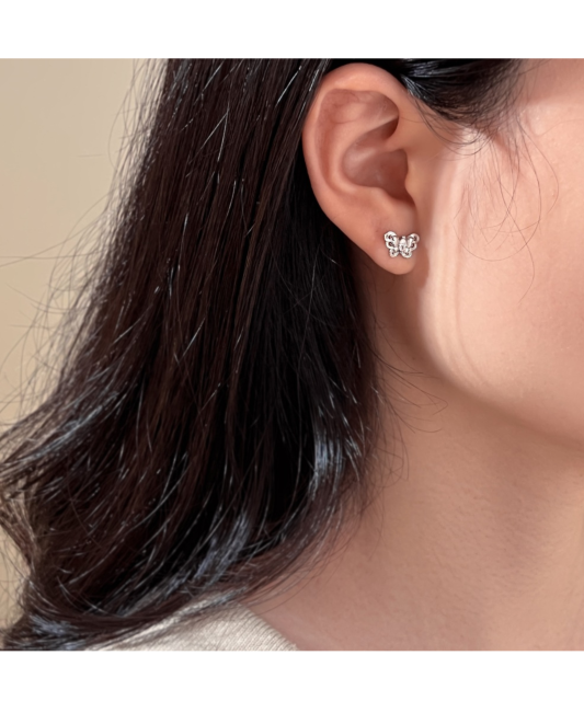 Hopeiset korvakorut zirkoneilla "Perhonen"