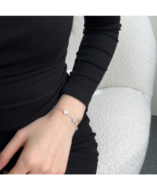 Sterling Silver bracelet with zircons