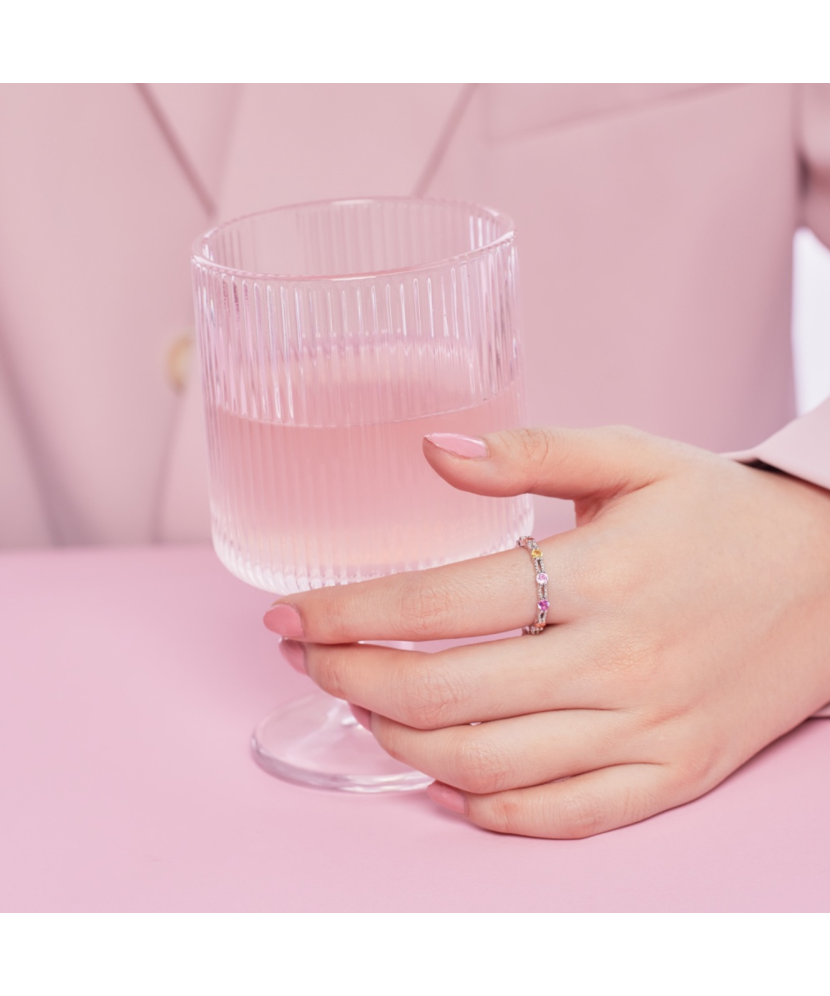 Hopeasormus zirkoneilla