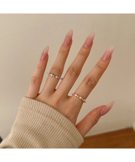 Sterling silver ring with zircons