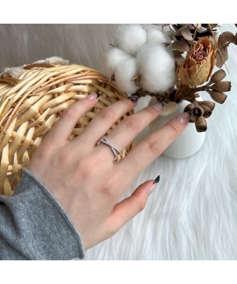 Hopeasormus zirkoneilla