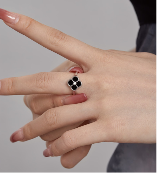 Sterling silver ring with onyx and zircons