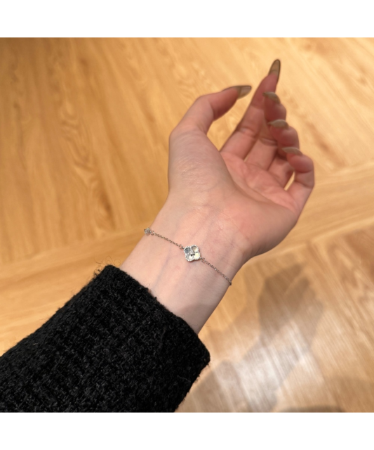 Sterling Silver bracelet with zircons and mother-of-pearl