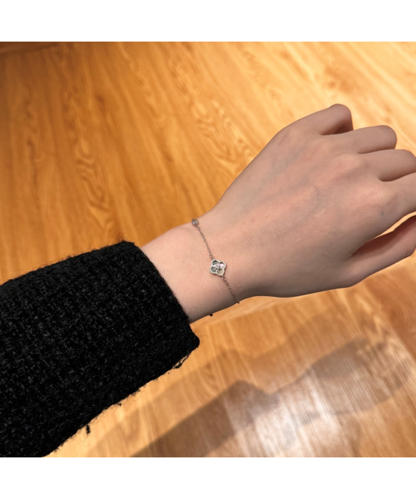 Sterling Silver bracelet with zircons and mother-of-pearl