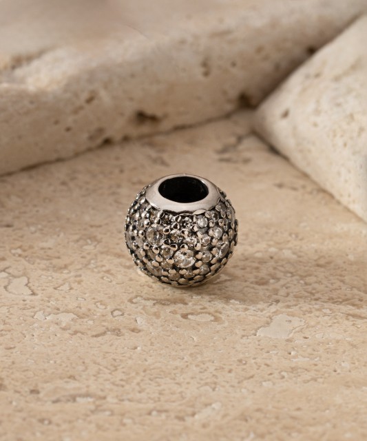 Sterling silver pendant with zircons