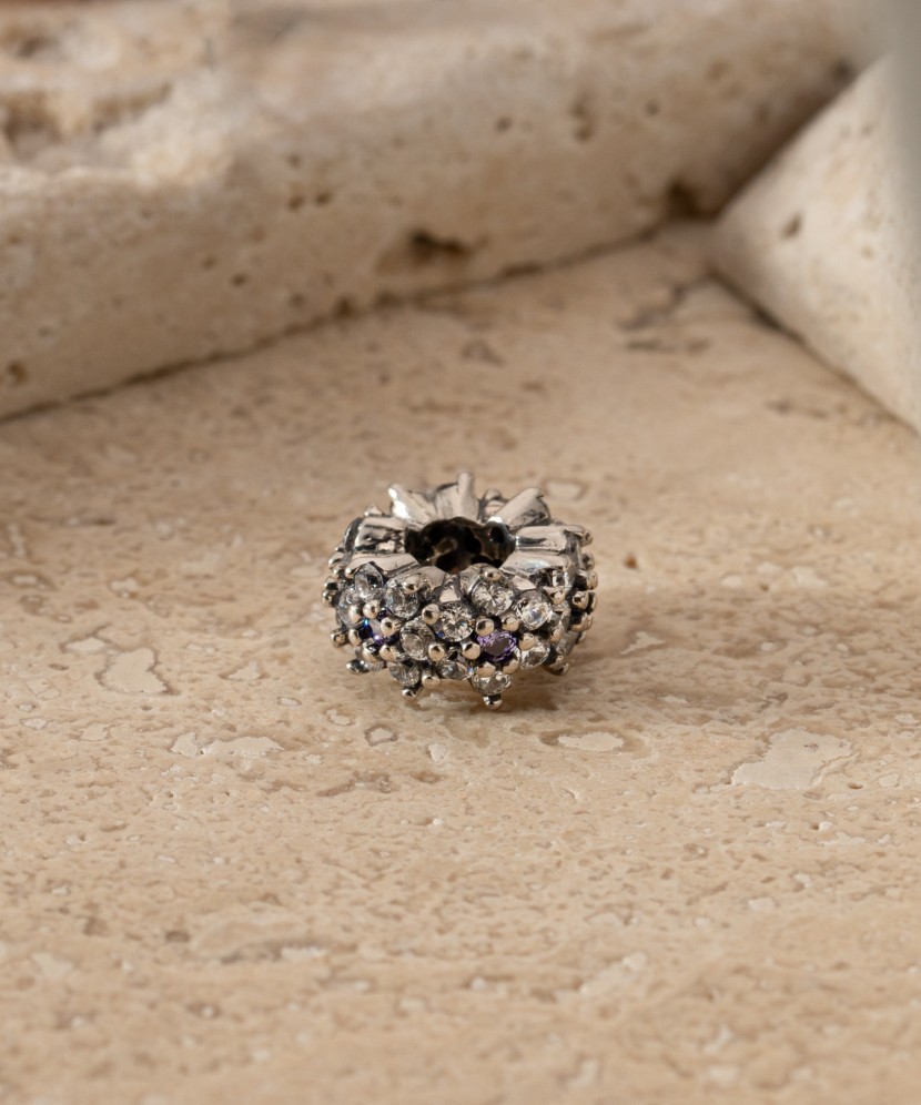 Sterling silver pendant with zircons