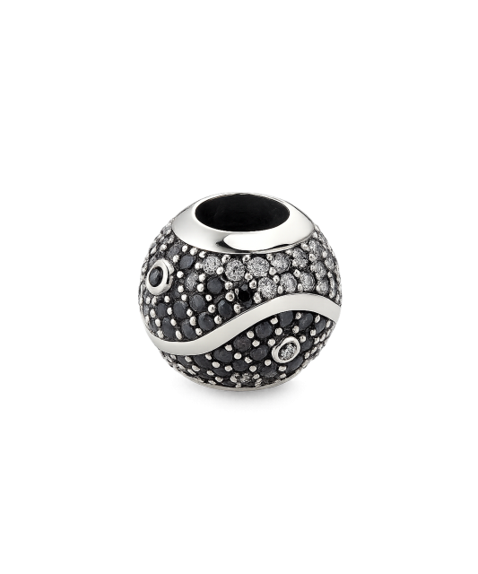 Sterling silver pendant with zircons