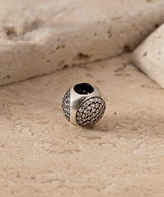 Sterling silver pendant with zircons