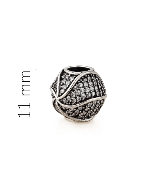 Sterling silver pendant with zircons