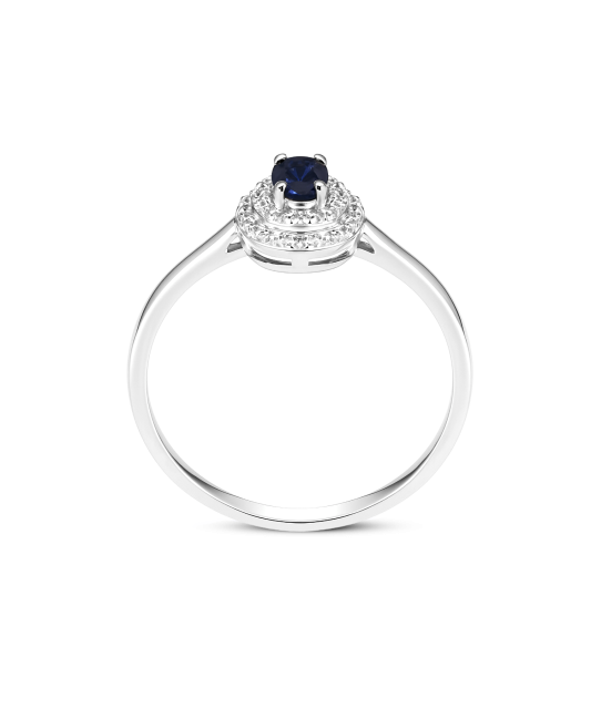 White gold ring with sapphire and diamonds