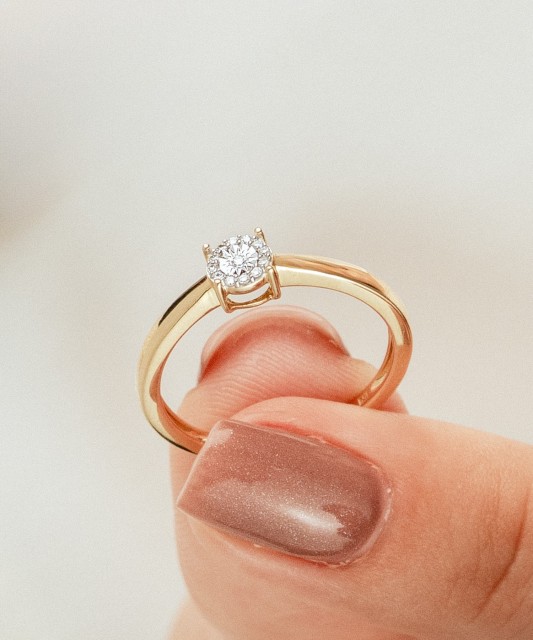 Yellow Gold ring with diamonds