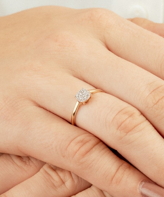 Yellow Gold ring with diamonds